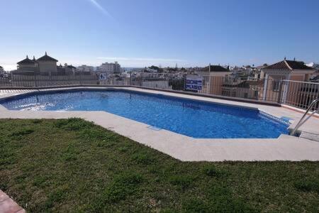 Amplio Apartamento Con Piscina Cerca De La Playa Nerja Exteriör bild