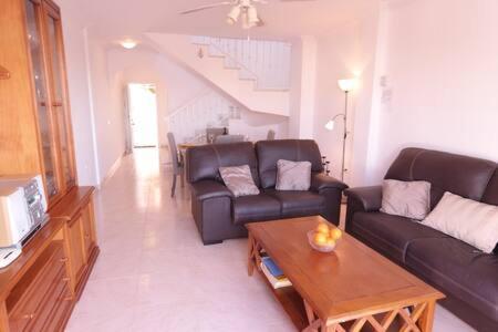 Amplio Apartamento Con Piscina Cerca De La Playa Nerja Exteriör bild