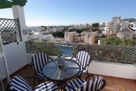 Amplio Apartamento Con Piscina Cerca De La Playa Nerja Exteriör bild